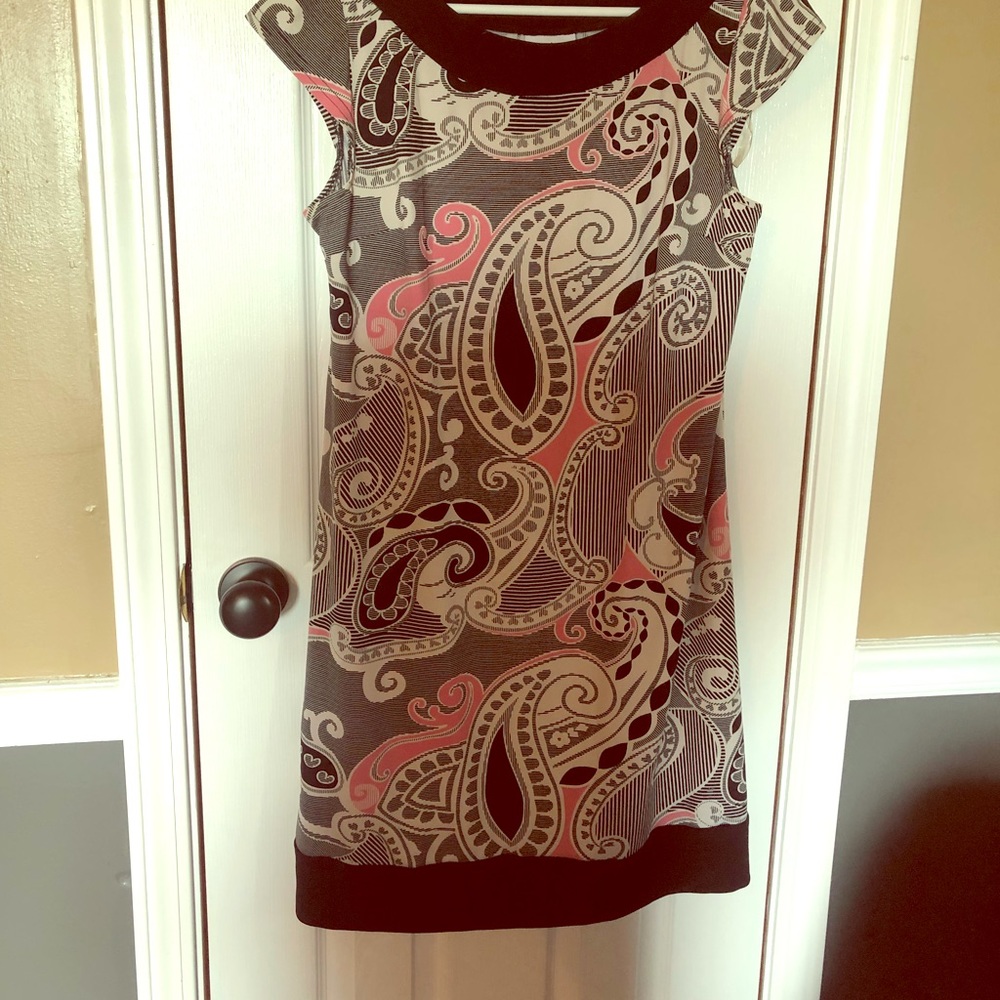 🖤💗 capped sleeve dress